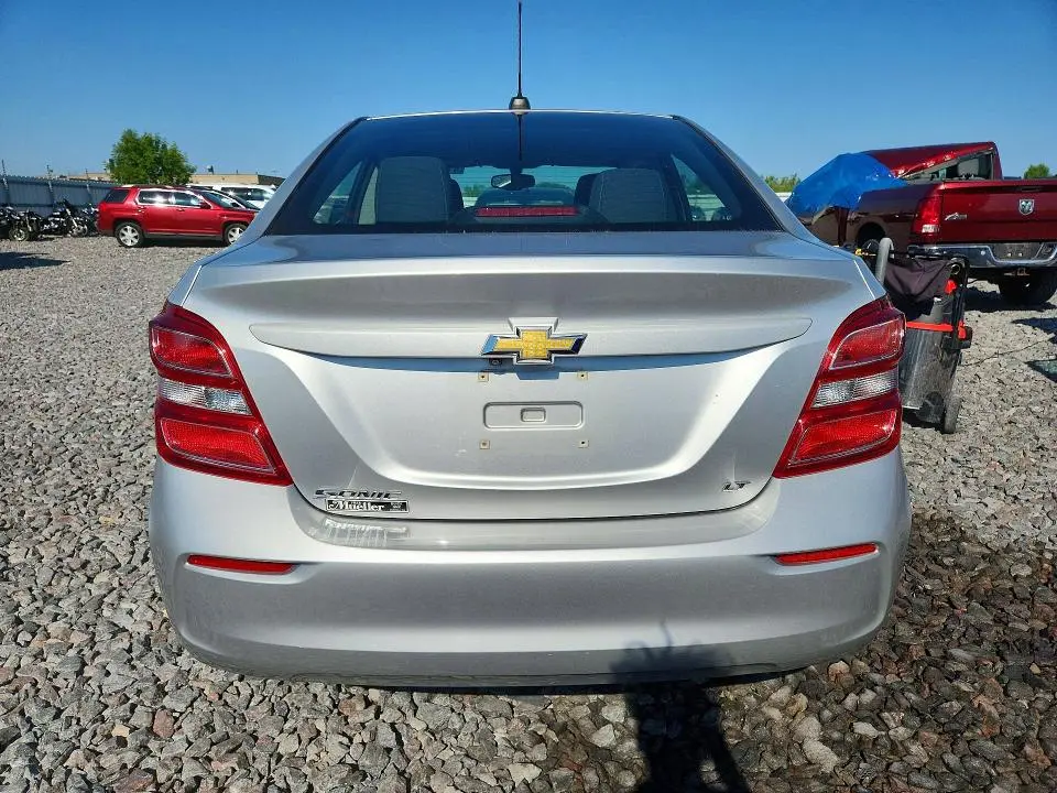 2017 CHEVROLET SONIC LT  