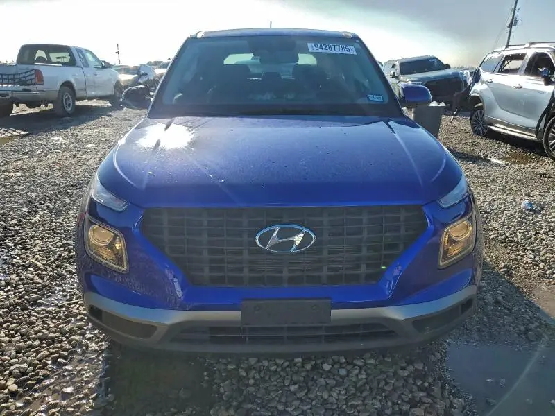 2025 HYUNDAI VENUE SE  