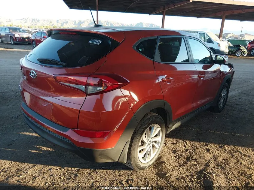 2016 HYUNDAI TUCSON SE