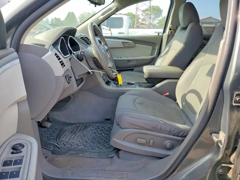 2011 CHEVROLET TRAVERSE LT  