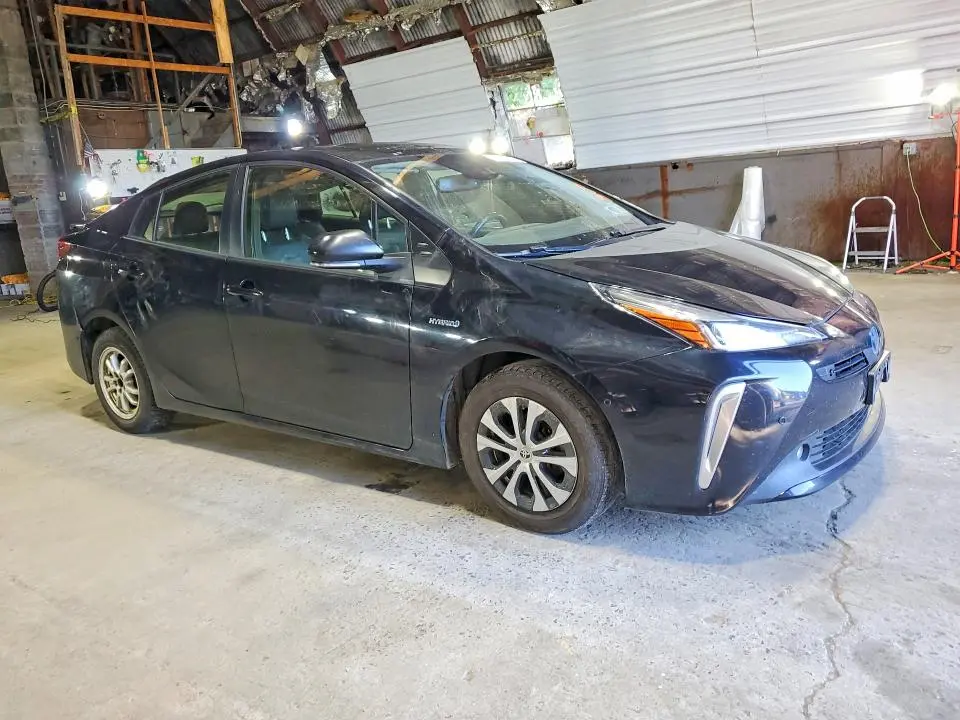 2021 TOYOTA PRIUS XLE AWD-E  