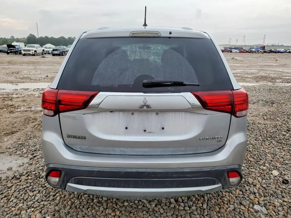 2016 MITSUBISHI OUTLANDER SE  