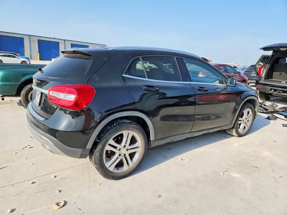 2015 MERCEDES-BENZ GLA 250  