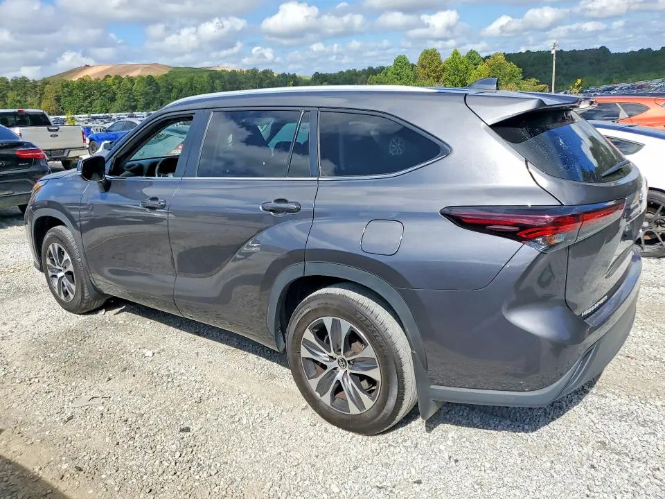 2024 TOYOTA HIGHLANDER XLE  