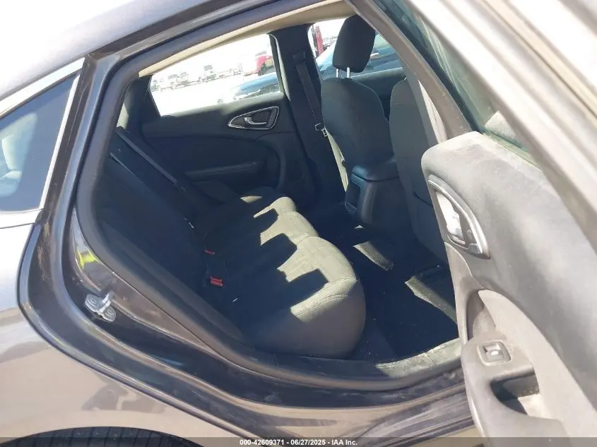2016 CHRYSLER 200 LIMITED