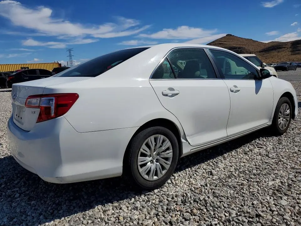 2014 TOYOTA CAMRY LE  