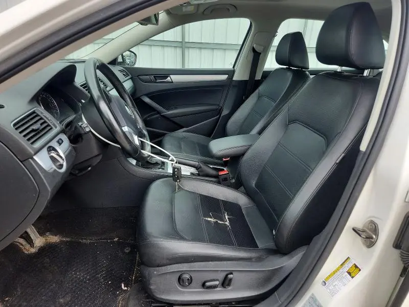 2012 VOLKSWAGEN PASSAT SE  