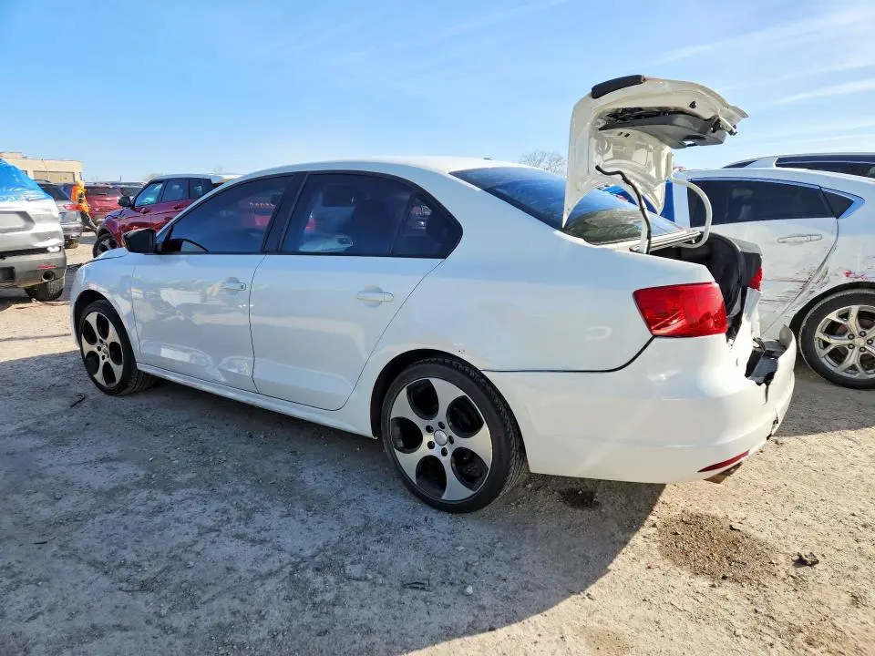 2011 VOLKSWAGEN JETTA BASE  