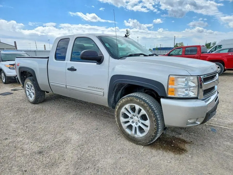2011 CHEVROLET SILVERADO K1500 LT  
