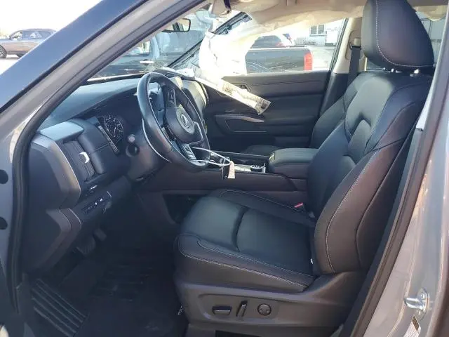 2024 NISSAN PATHFINDER SL  