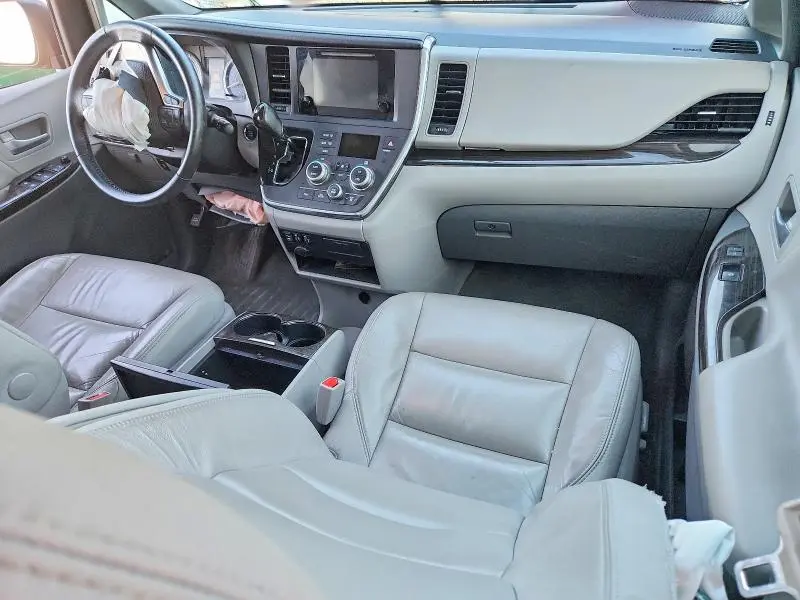 2017 TOYOTA SIENNA XLE 8-PASSENGER  