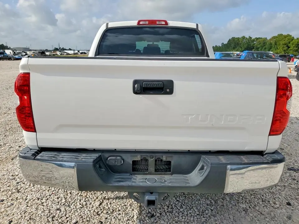 2016 TOYOTA TUNDRA CREWMAX SR5  