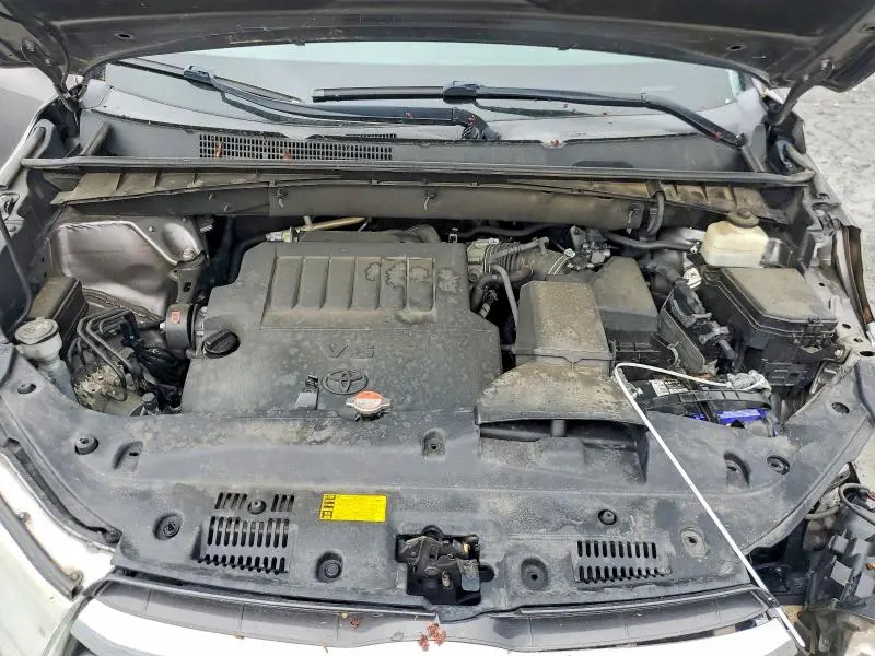 2016 TOYOTA HIGHLANDER XLE  