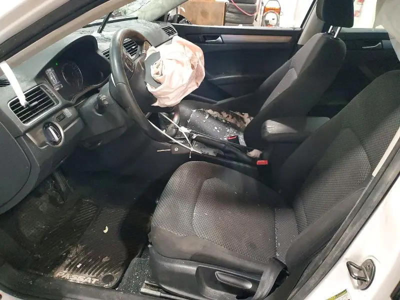 2013 VOLKSWAGEN PASSAT S  