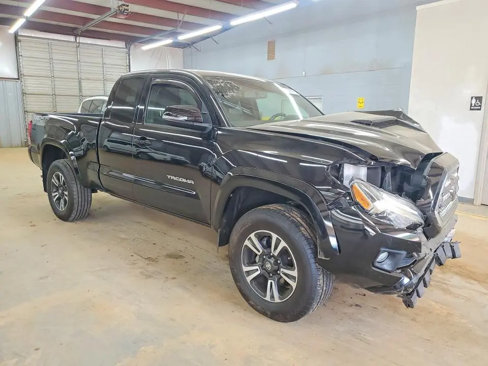 2017 TOYOTA TACOMA TRD SPORT  