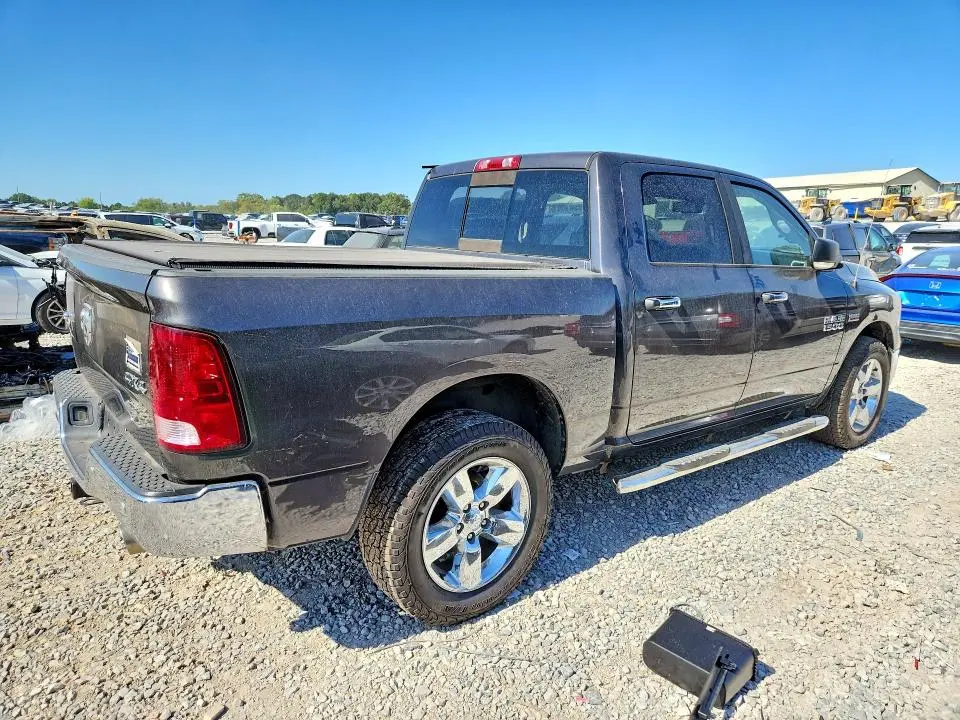 2017 RAM 1500 SLT  