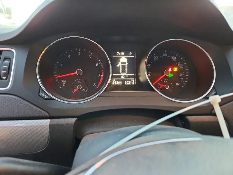 2017 VOLKSWAGEN JETTA SE  