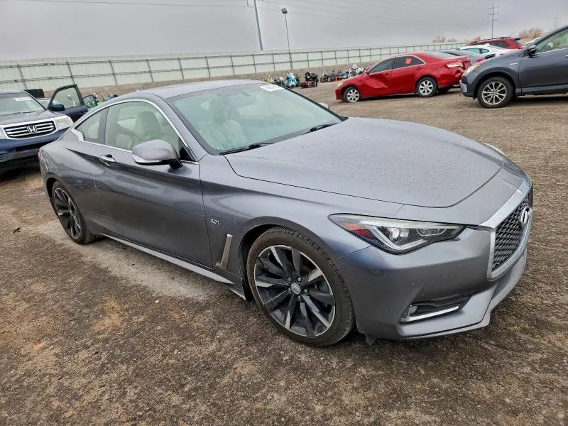 2018 INFINITI Q60 LUXE 300  