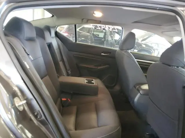 2022 NISSAN ALTIMA SV  