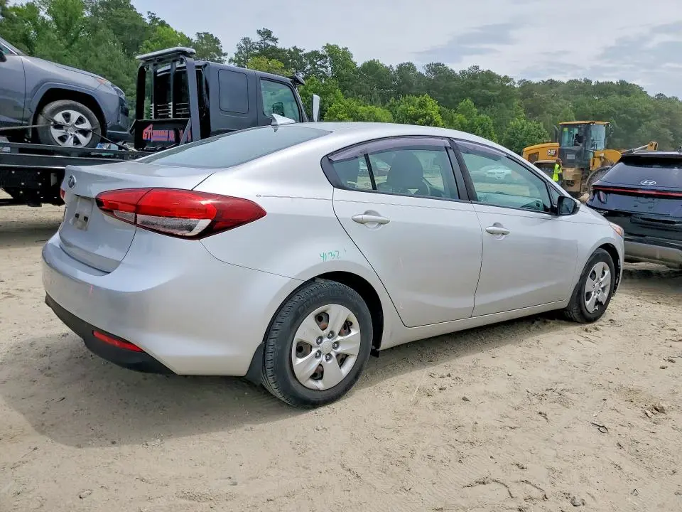 2018 KIA FORTE LX  