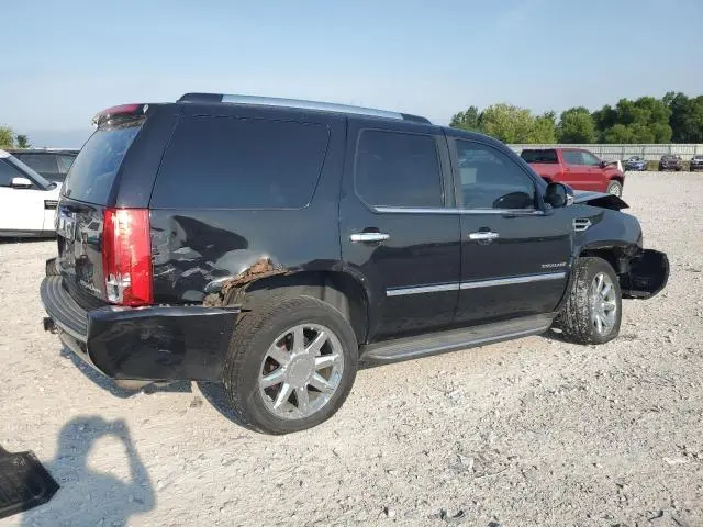 2010 CADILLAC ESCALADE   