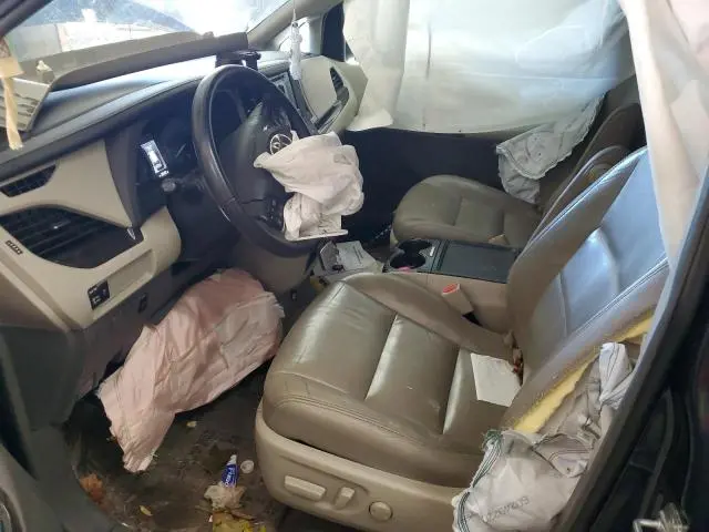 2018 TOYOTA SIENNA XLE  