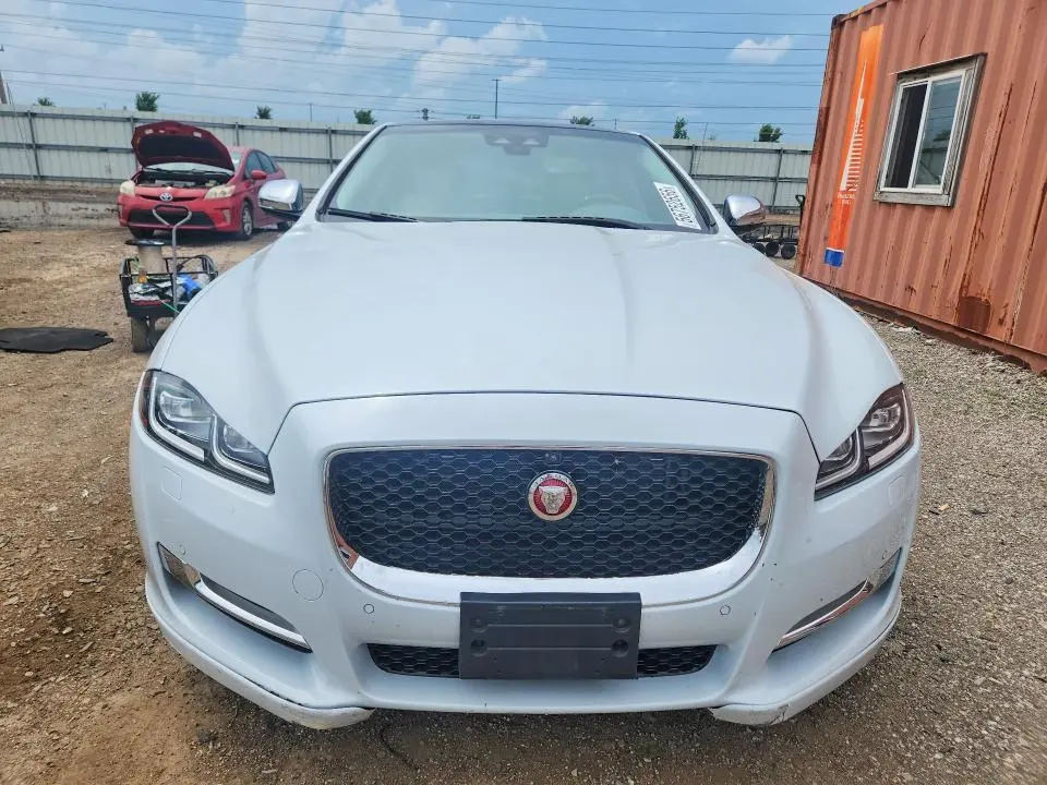 2019 JAGUAR XJ R - SPORT  