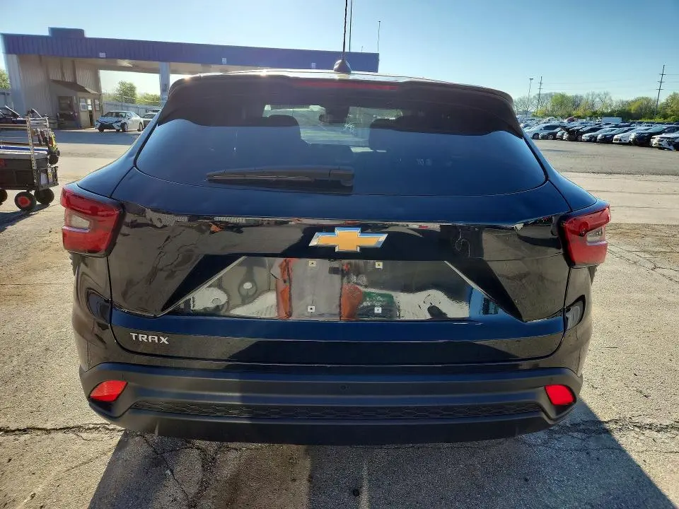 2024 CHEVROLET TRAX LS  