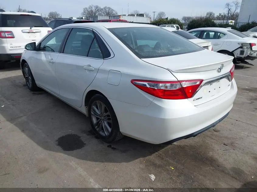 2016 TOYOTA CAMRY SE