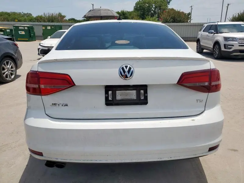 2016 VOLKSWAGEN JETTA SPORT  