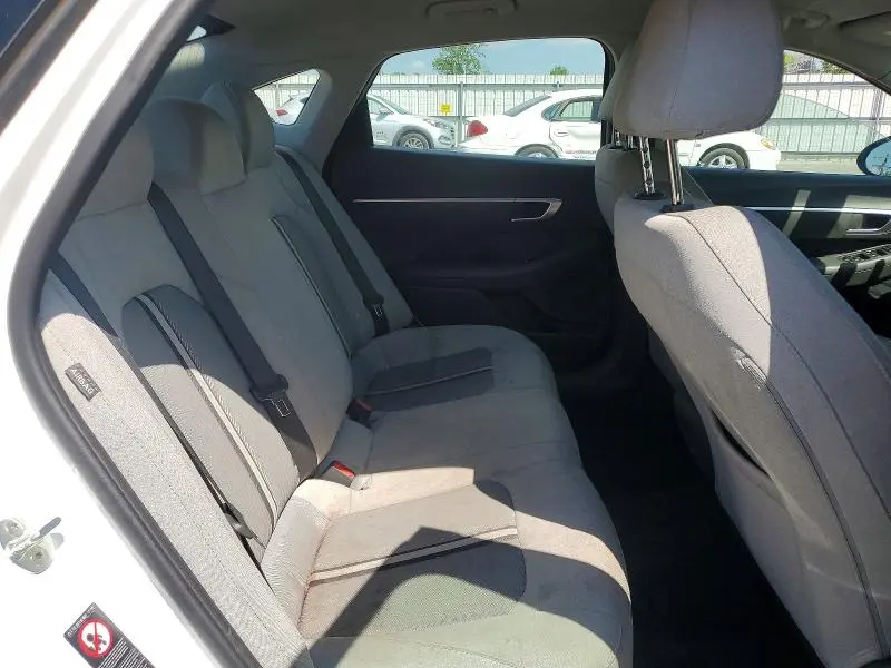 2021 HYUNDAI SONATA SE  