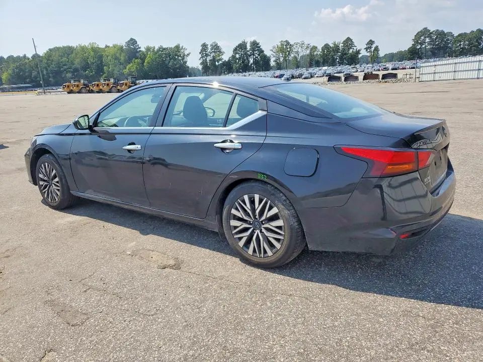 2023 NISSAN ALTIMA SV  