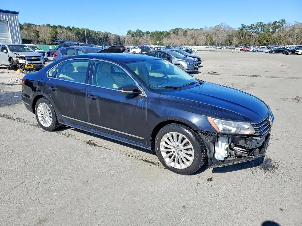2017 VOLKSWAGEN PASSAT SE  