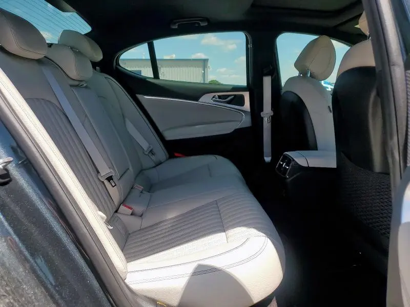 2023 GENESIS G70 BASE  