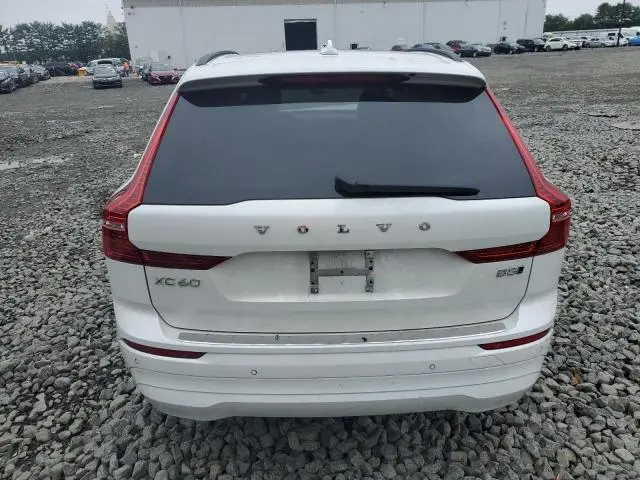 2022 VOLVO XC60 B5 MOMENTUM  