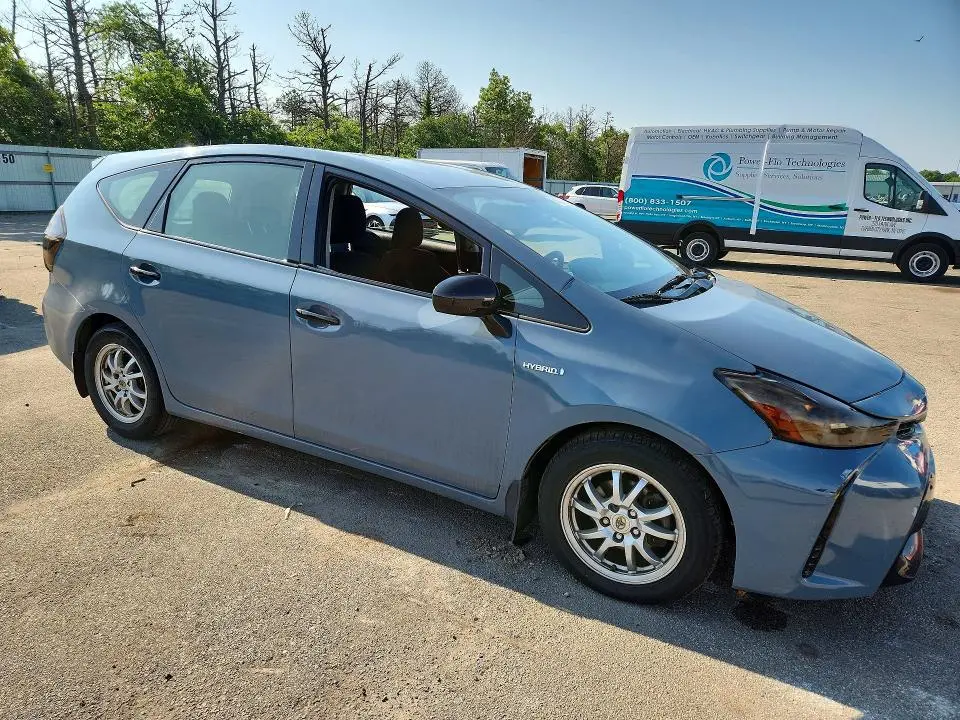 2015 TOYOTA PRIUS V TWO  