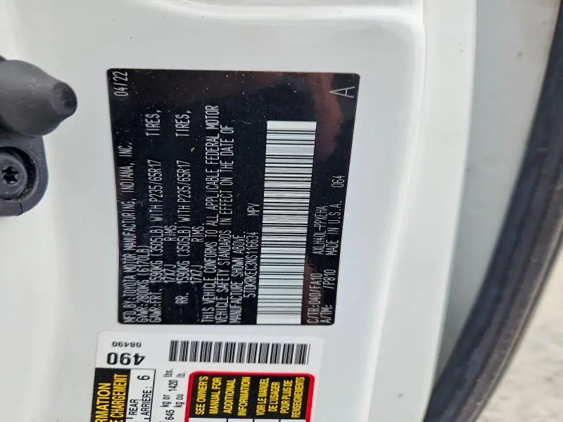 2022 TOYOTA SIENNA LE 8-PASSENGER  