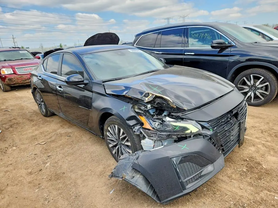 2023 NISSAN ALTIMA SV  
