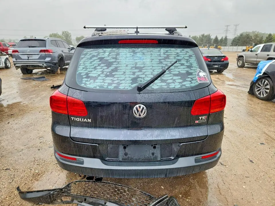 2016 VOLKSWAGEN TIGUAN S  