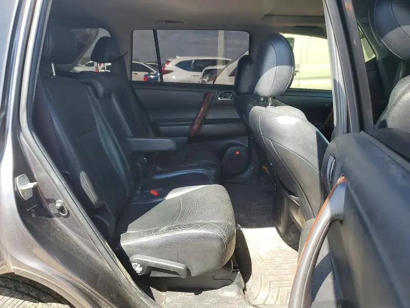 2011 TOYOTA HIGHLANDER LIMITED  