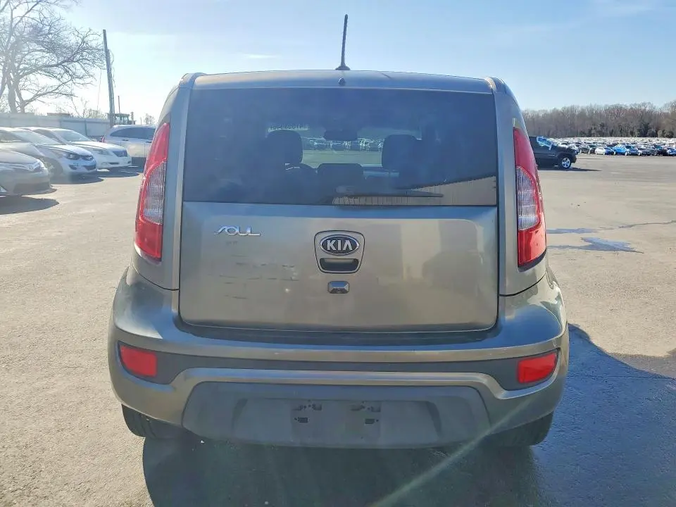 2013 KIA SOUL +  