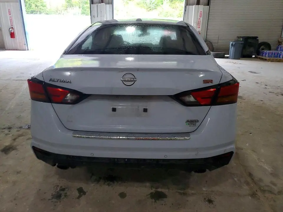 2023 NISSAN ALTIMA SR  