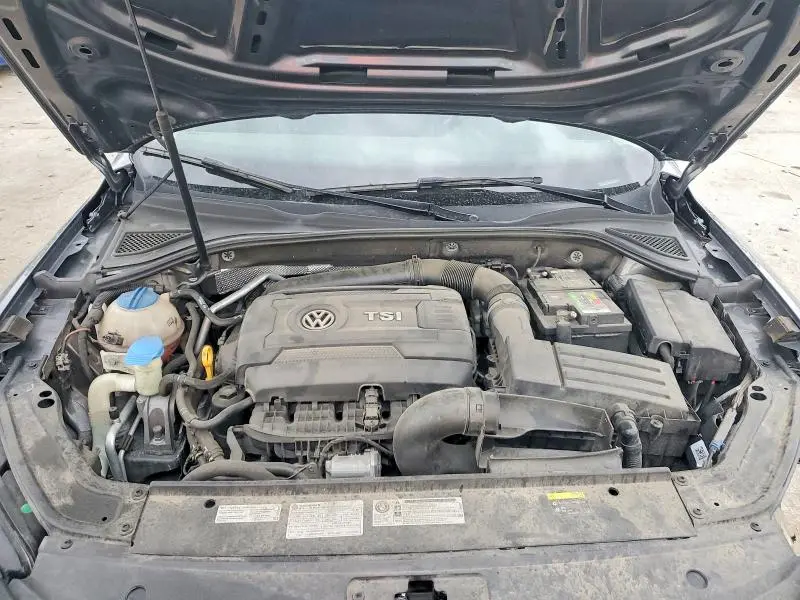 2017 VOLKSWAGEN PASSAT SE  