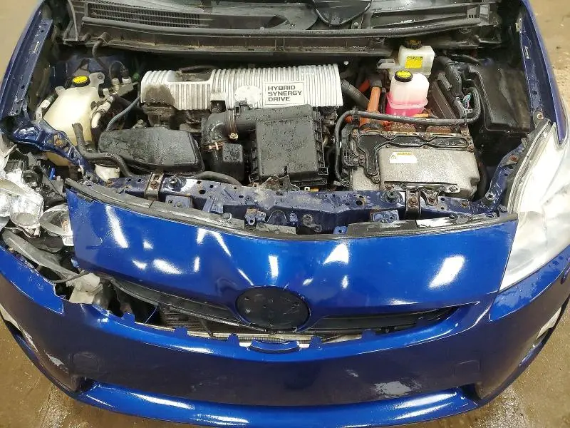 2010 TOYOTA PRIUS V  