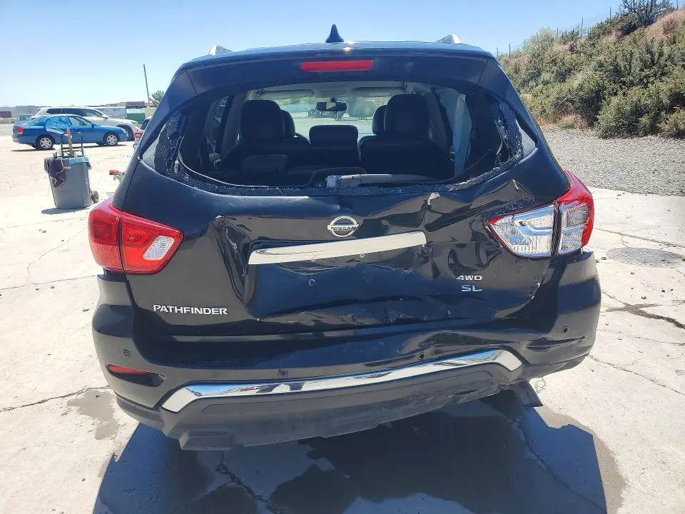 2019 NISSAN PATHFINDER SL  