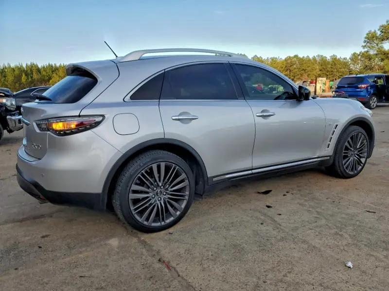 2017 INFINITI QX70   