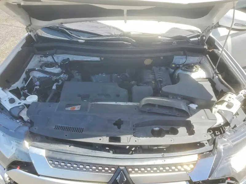 2020 MITSUBISHI OUTLANDER SE  