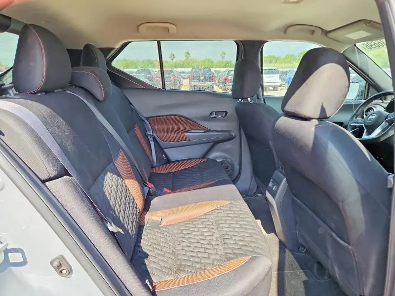 2021 NISSAN KICKS SR  