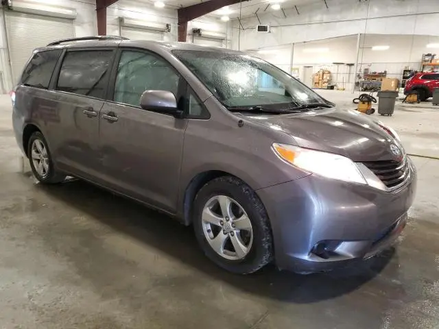 2013 TOYOTA SIENNA LE  