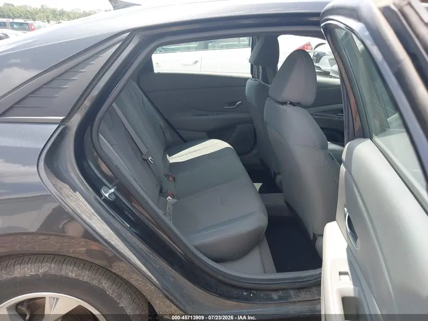 2021 HYUNDAI ELANTRA SE